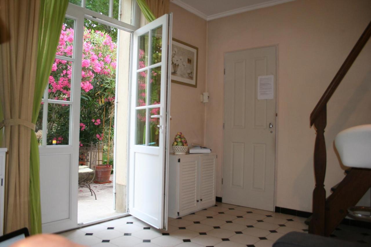 Le Petit Palais Maisonnette Apart otel Avinyon Dış mekan fotoğraf